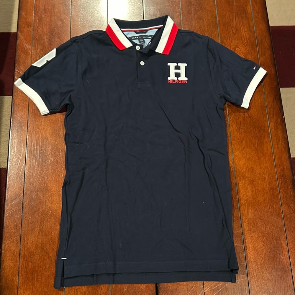 NWT Navy Tommy Hilfiger Polo Red White Collar NWT please note factory defect XL